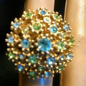 Beautiful cluster rhinestone sexy ring